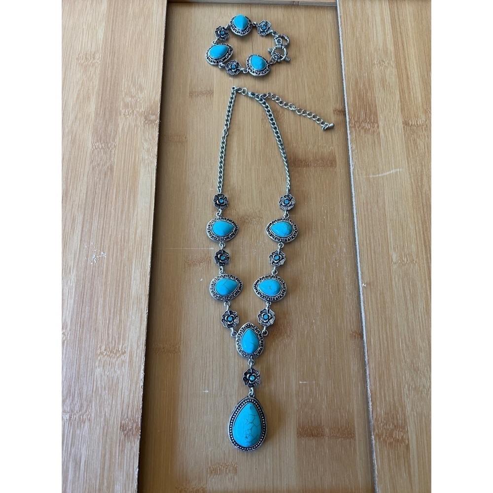 Turquoise & Silver Necklace Bracelet Set